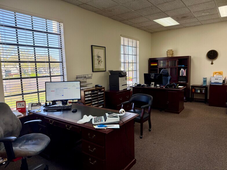 More Photos Of 13801 N Dale Mabry Hwy, Tampa Storefront Retail Office For Sale