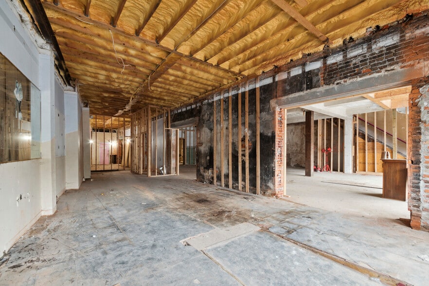 More Photos Of 800-804 W Girard Ave, Philadelphia Storefront Retail Office For Sale