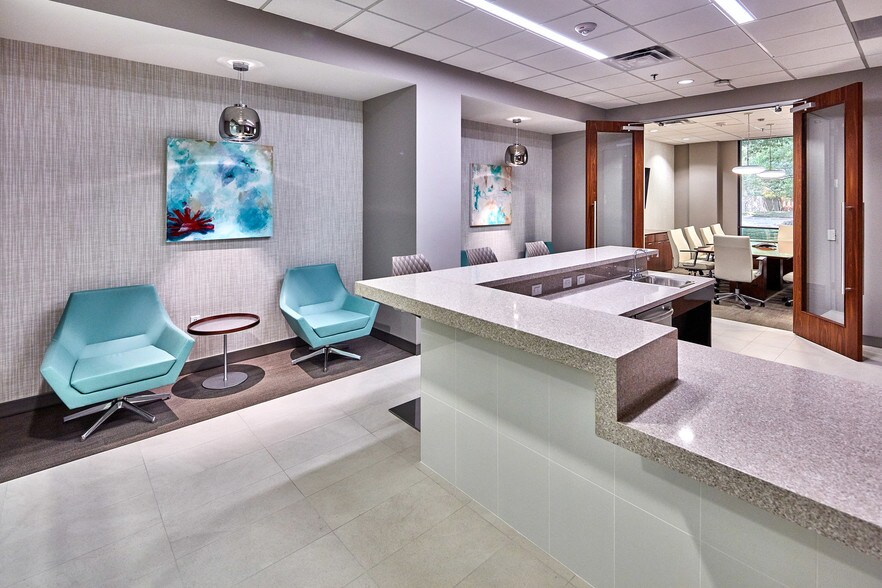 More Photos Of 14901 Quorum Dr, Dallas Office For Lease