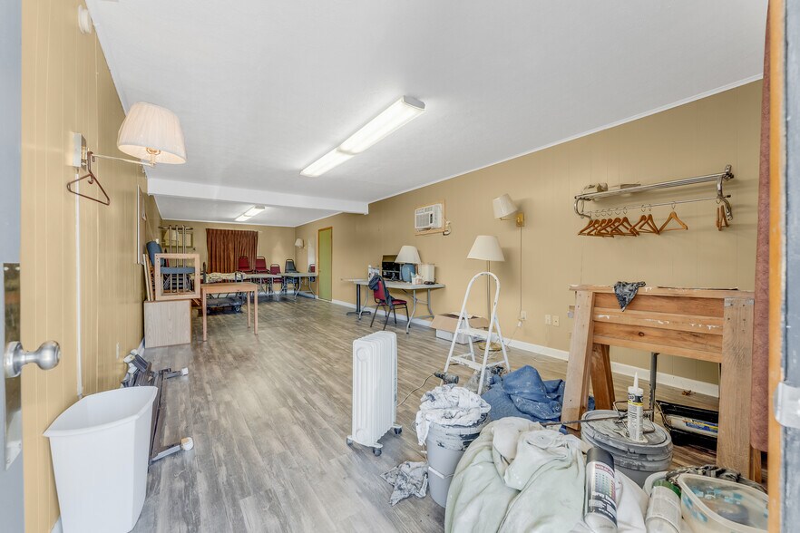 More Photos Of 21507 Seneca Trl, Marlinton Hotel For Sale