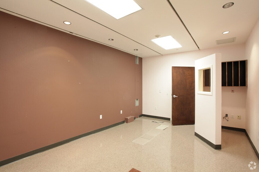 More Photos Of 3061 S Maryland Pky, Las Vegas Medical For Lease