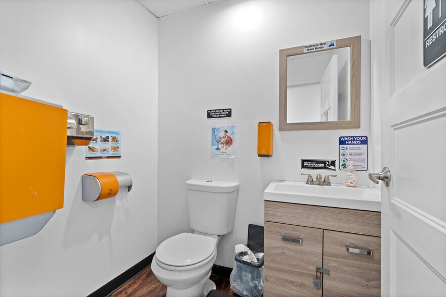 More Photos Of 2810 Tidewater Dr, Norfolk Medical For Sale