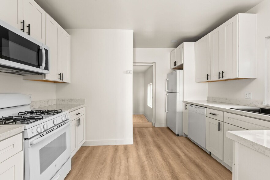 More Photos Of 3546-3552 47th St, San Diego Apartments For Sale