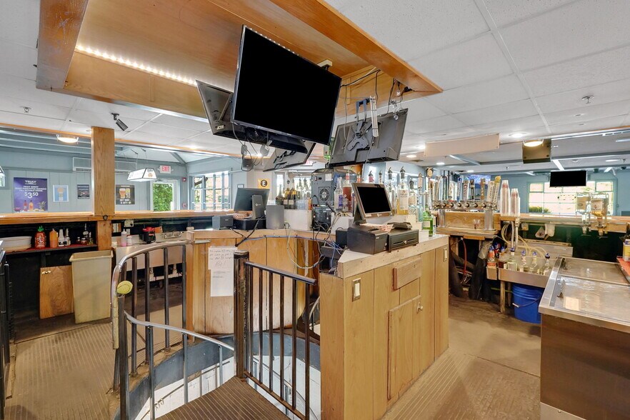 More Photos Of 287 N Elm St, Westfield Restaurant For Sale