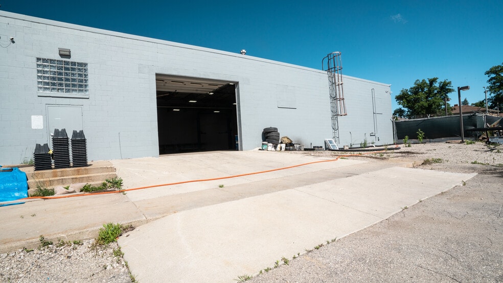 More Photos Of 5501 W Mill Rd, Milwaukee Manufacturing For Lease