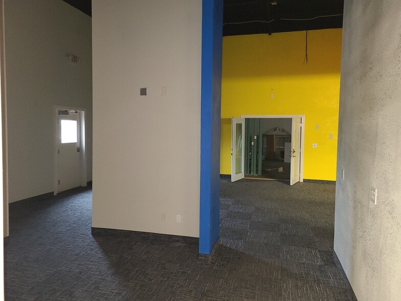 More Photos Of 2360 N Nevada Ave, Minneapolis Warehouse For Sale