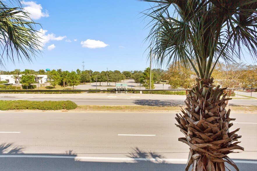 More Photos Of 220-236 Harbor Blvd, Destin Storefront Retail Residential For Sale