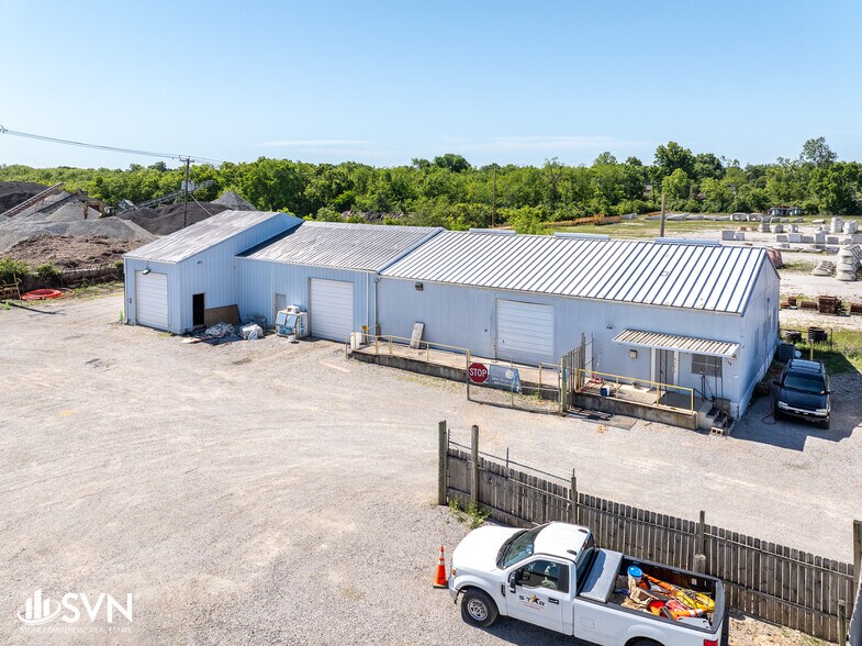 More Photos Of 758 Phillips Ln, Lexington Warehouse For Lease