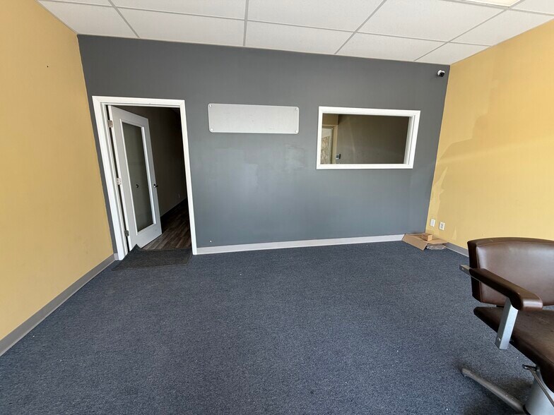 More Photos Of 5867-5873 Mayfield Rd, Mayfield Heights Storefront Retail Office For Lease