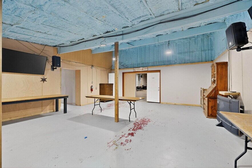 More Photos Of 700 E Main St, Richland Warehouse For Sale