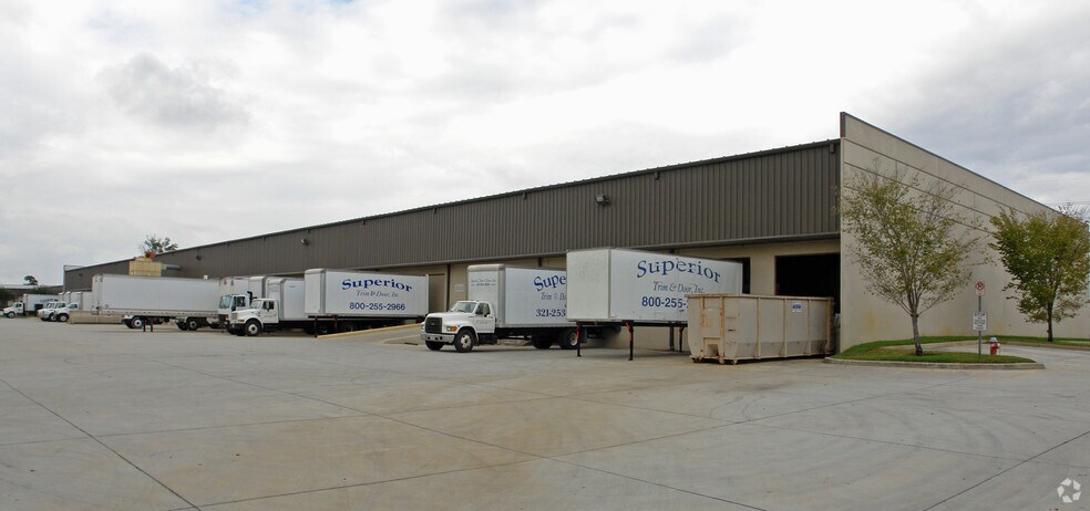 More Photos Of 2840 W Orange Ave, Apopka Warehouse For Lease