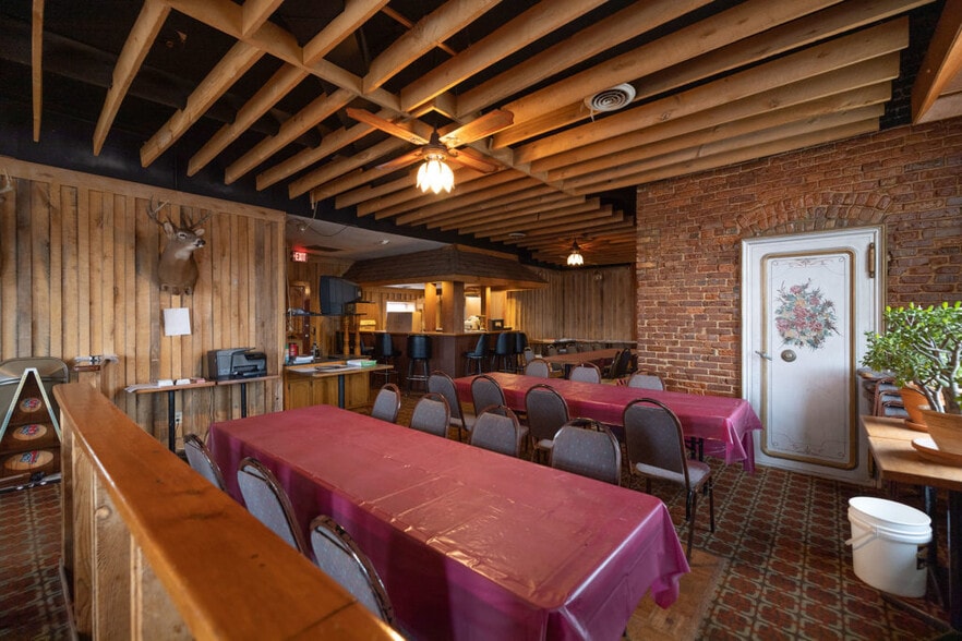 More Photos Of 100 S Washington St, Lake City Restaurant For Sale
