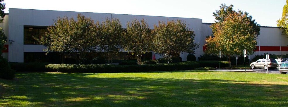 More Photos Of 13201 W Reese Blvd, Huntersville Warehouse For Sale