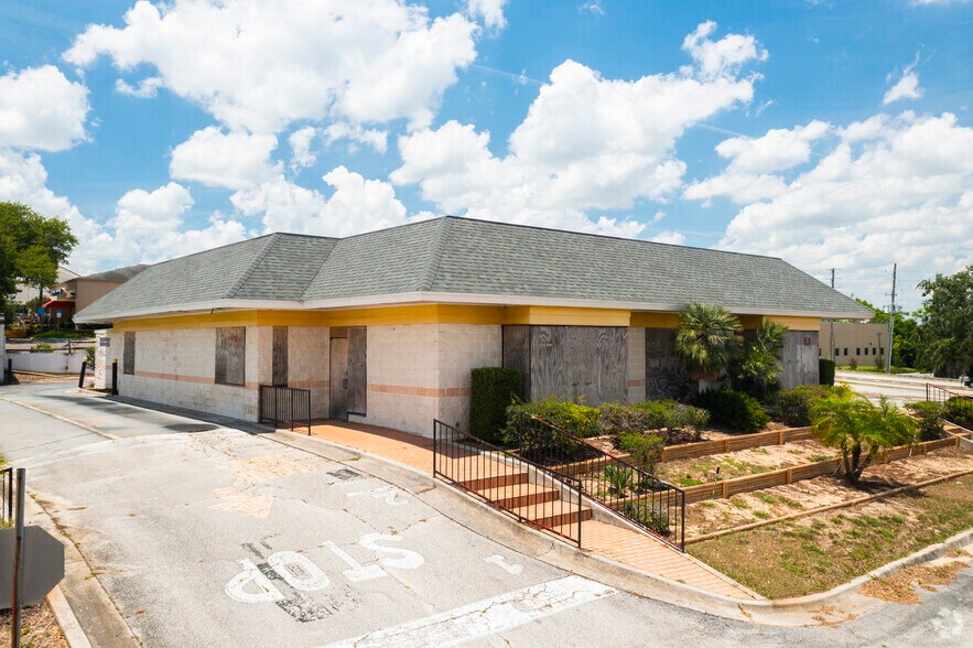 Primary Photo Of 1110 State Road 60 E, Lake Wales General Retail For Lease