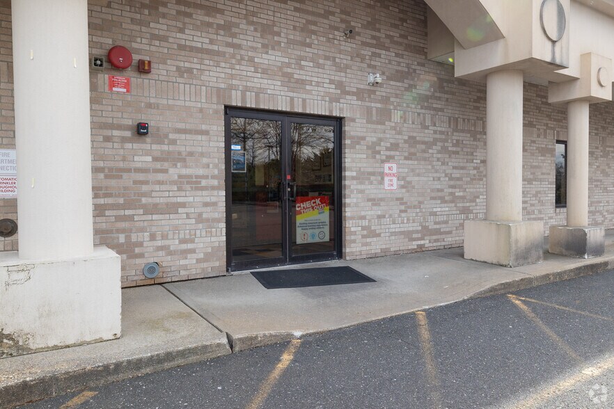 More Photos Of 1134 Jericho Tpke, Commack Daycare Center For Lease