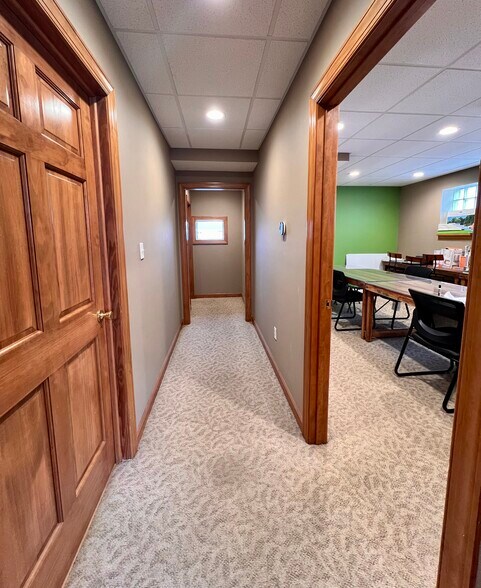 More Photos Of 406 2nd Ave, Chesapeake Office For Sale