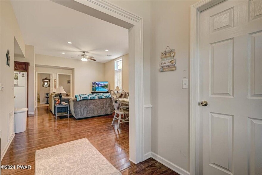 More Photos Of 186 Ledgedale Rd, Lake Ariel Apartments For Sale