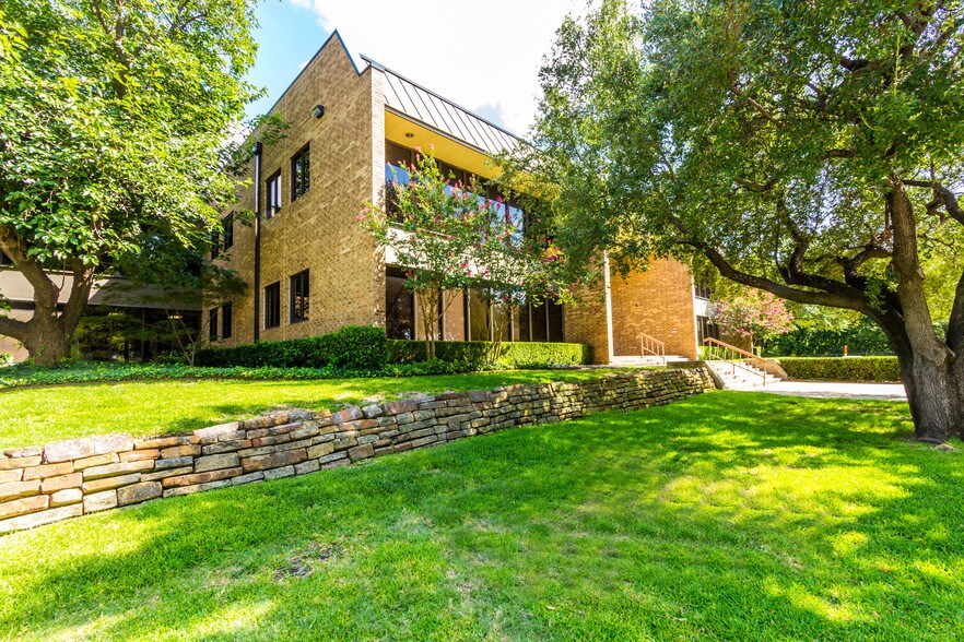 More Photos Of 1420 Viceroy Dr, Dallas Office For Lease