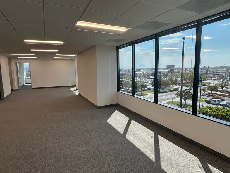 More Photos Of 4542 Ruffner St, San Diego Office For Lease