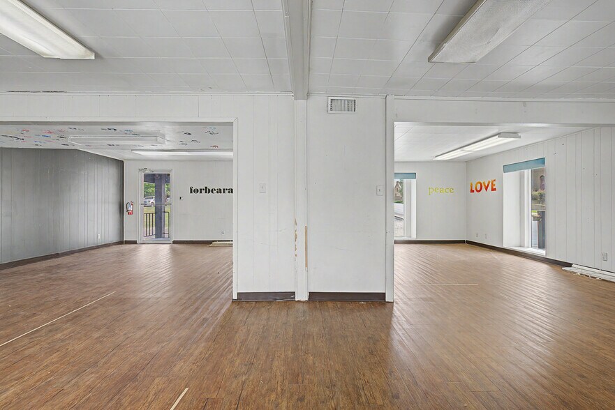 More Photos Of 1117 10th St, Huntsville Office For Lease