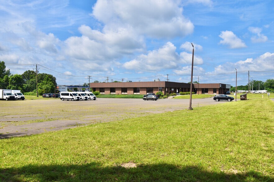 More Photos Of 1 Corporate Dr, Windsor Locks Office For Sale