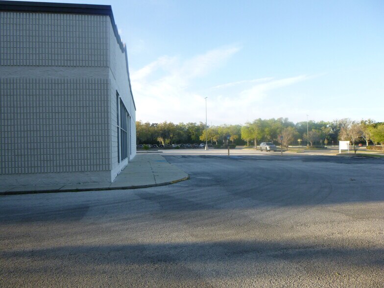 More Photos Of 3100 SW College Rd, Ocala Unknown For Lease
