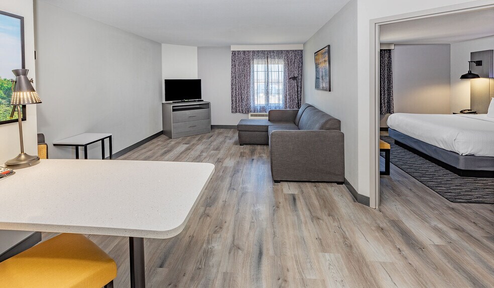 More Photos Of 2602 Rina Park Rd, Ardmore Hotel For Sale