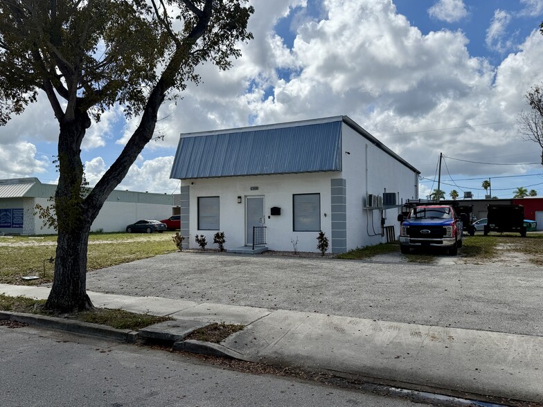 Primary Photo Of 1308 SE 47th St, Cape Coral Freestanding For Lease