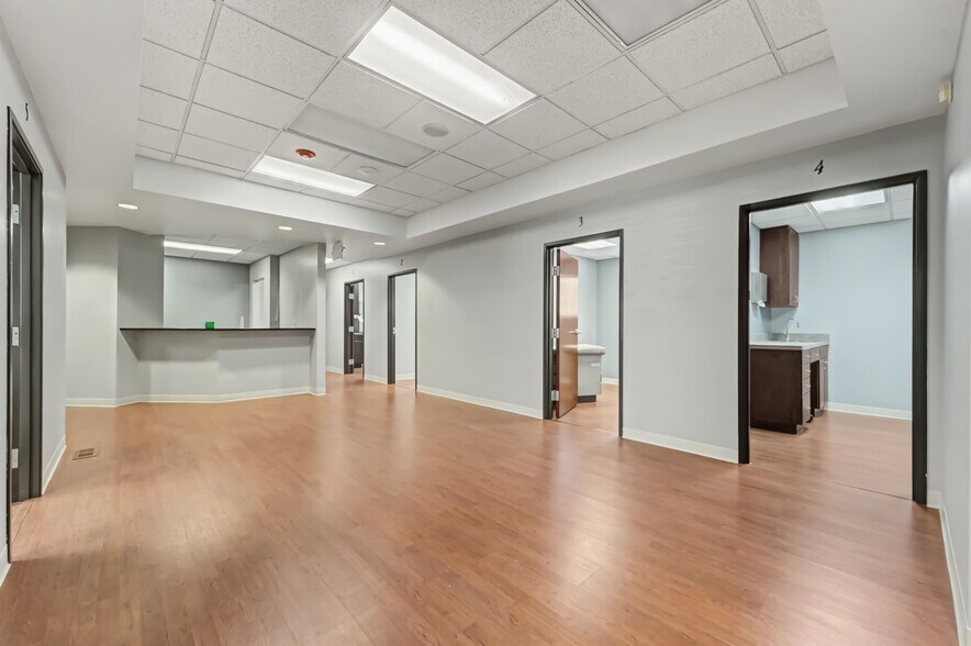 More Photos Of 2950 Crooks Rd, Rochester Hills Healthcare For Lease