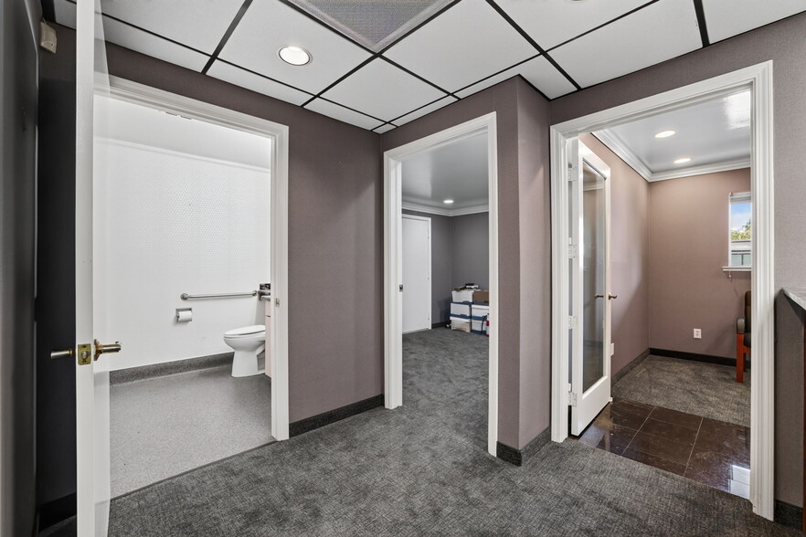More Photos Of 1870 Avondale Ave, Sacramento Medical For Sale