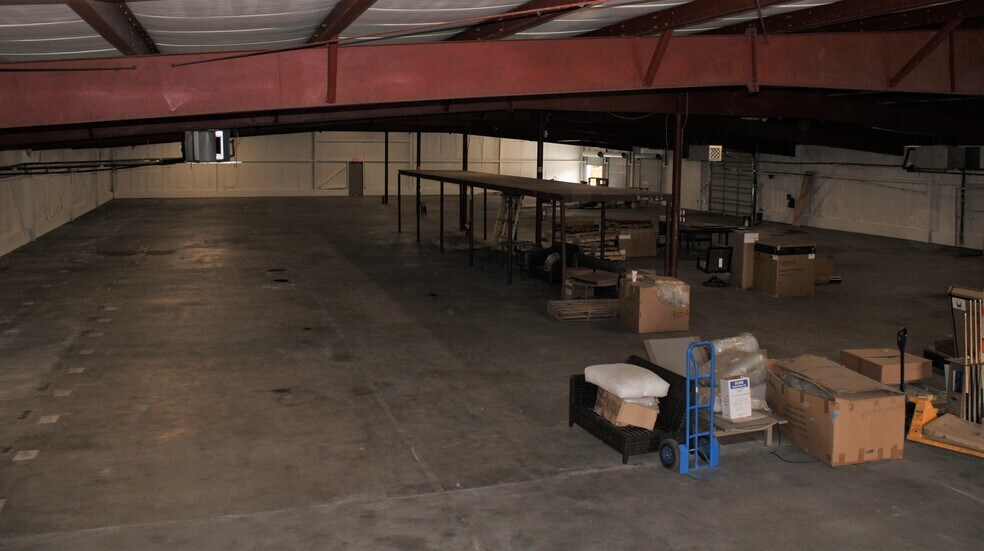 More Photos Of 10980 Enterprise Ave, Bonita Springs Warehouse For Lease