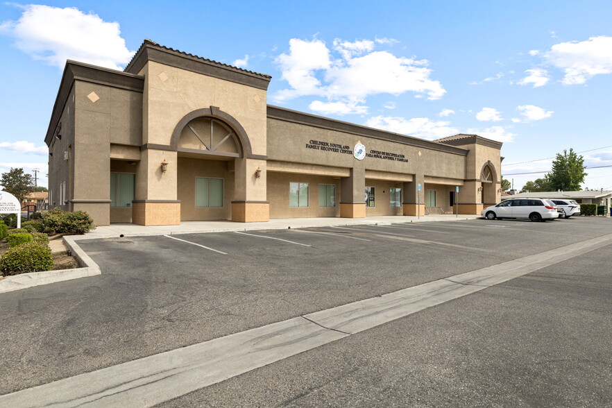 Primary Photo Of 117 N R St, Madera Office For Sale