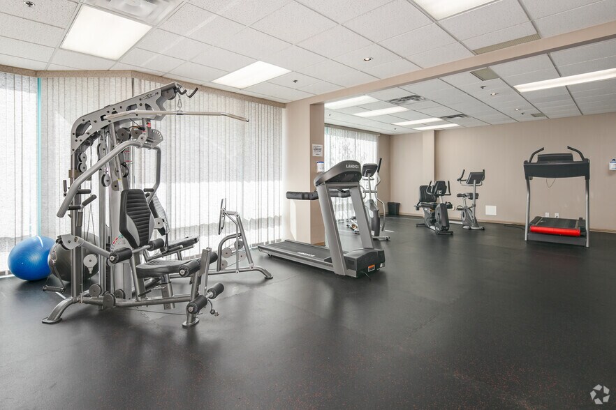 More Photos Of 13351 Commerce Pky, Richmond Office For Lease