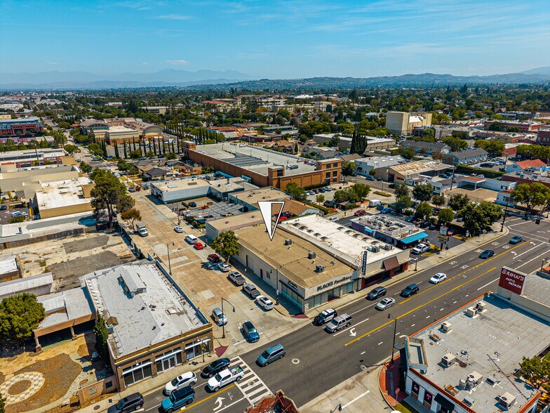 More Photos Of 335 W Chapman Ave, Orange Storefront For Lease