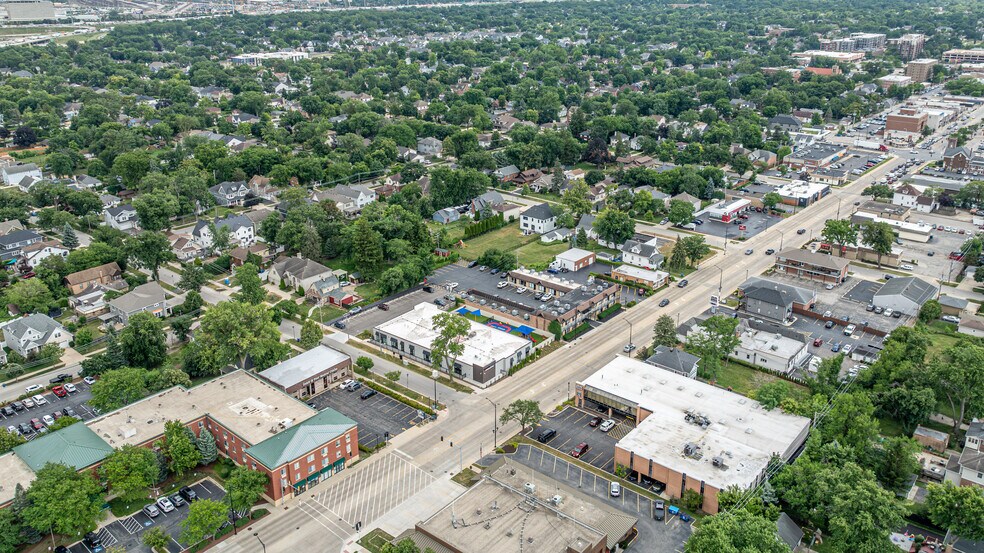 More Photos Of 401 N York St, Elmhurst Medical For Lease
