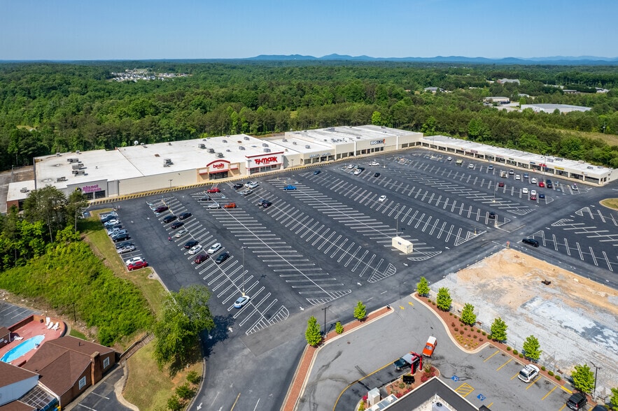 More Photos Of 201-365 Habersham Village Cir, Cornelia General Retail For Sale