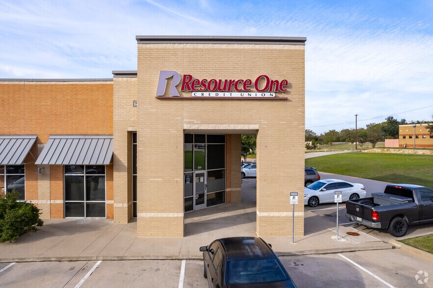 More Photos Of 2501 Hebron Pky, Carrollton Storefront Retail Office For Lease