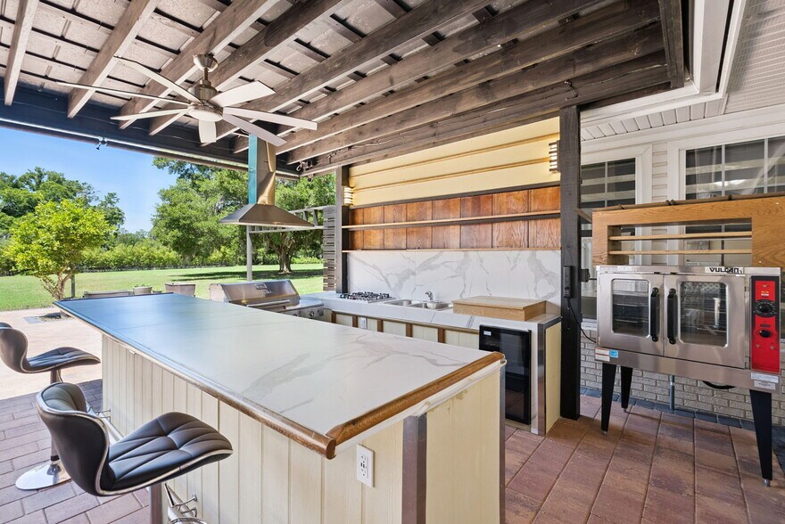 More Photos Of 1498 Markham Woods Rd, Longwood Flex For Sale