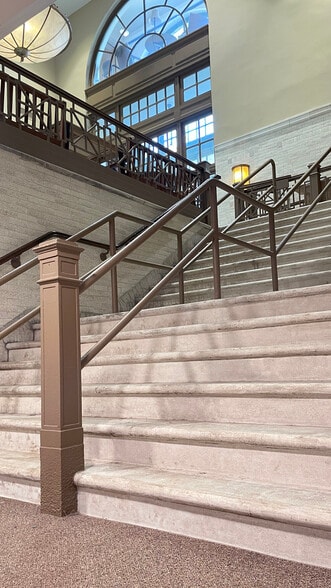 More Photos Of 240 Union Station Plz, Bethlehem Office For Sale