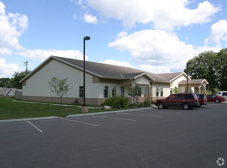 More Photos Of 1320 County Road D E, Maplewood Veterinarian Kennel For Sale