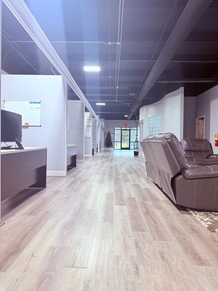 More Photos Of 8811 Production Ln, Ooltewah Manufacturing For Lease