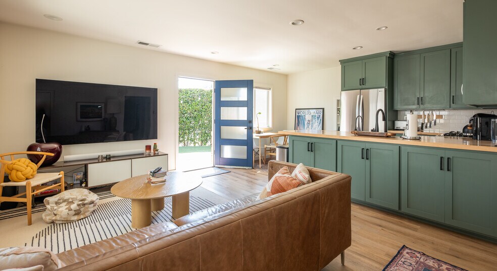 More Photos Of 4852 S Centinela Ave, Los Angeles Multifamily For Sale