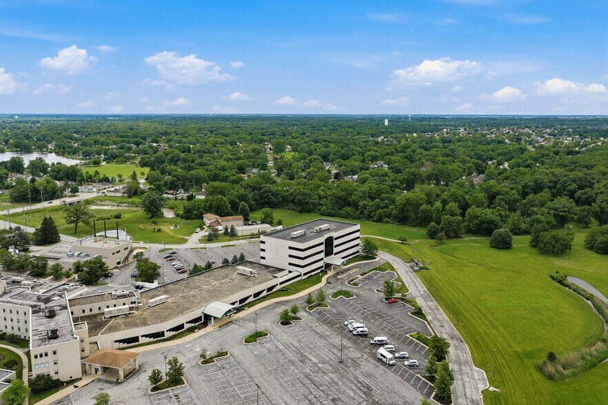 More Photos Of 2150 Gettler St, Dyer Medical For Lease