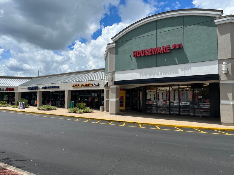 More Photos Of 4042 S Semoran Blvd, Orlando Supermarket For Lease