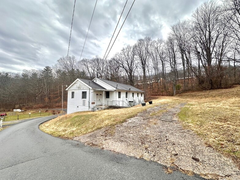 More Photos Of 105 Smith St, Beckley Religious Facility For Sale
