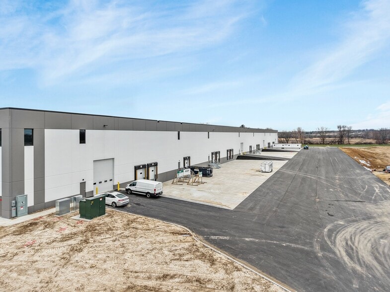 More Photos Of 4420 Daentl Rd, Deforest Industrial For Lease