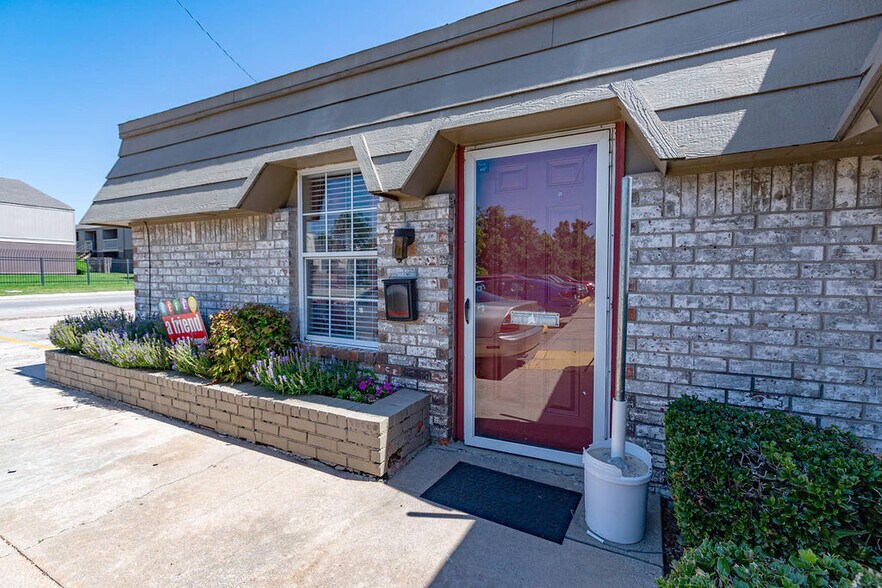 More Photos Of 7404 Lyrewood Ln, Oklahoma City Apartments For Sale