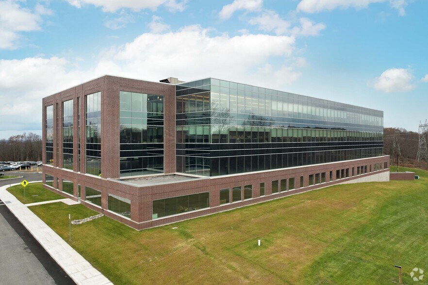 More Photos Of 211 High Point Dr, Victor Office For Lease