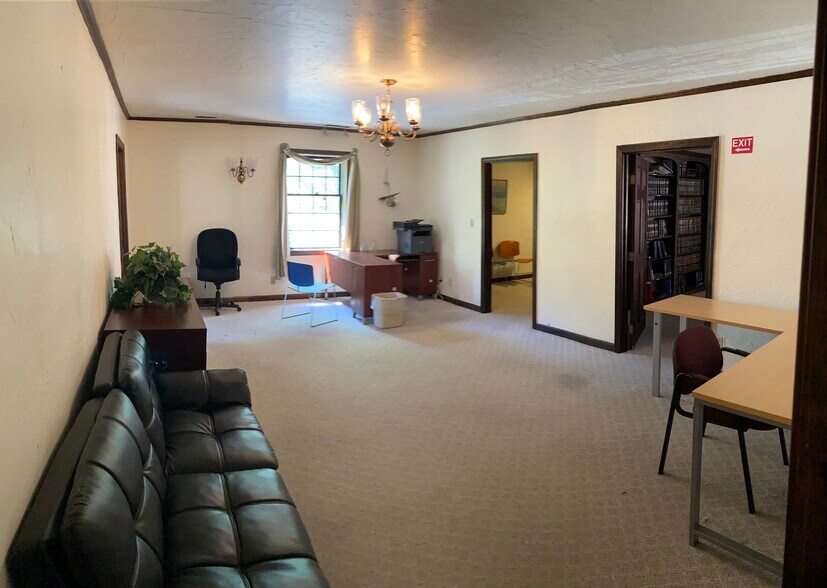 More Photos Of 261 Common St, Lawrence Office For Sale