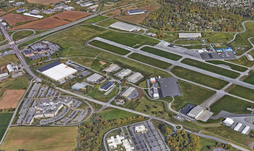 More Photos Of 1062 MacArthur Rd, Reading Warehouse For Lease